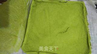 抹茶戚风蛋糕卷的做法步骤:9