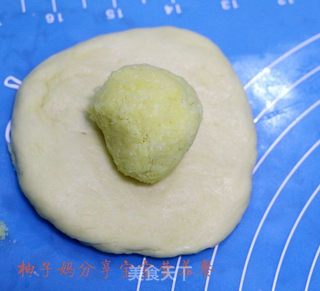 心形椰蓉面包的做法步骤:8