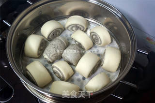 黑芝麻双色馒头的做法步骤:7