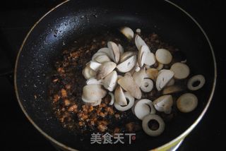 沙茶草菇肉酱面的做法步骤：10