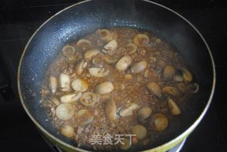 沙茶草菇肉酱面的做法步骤：11