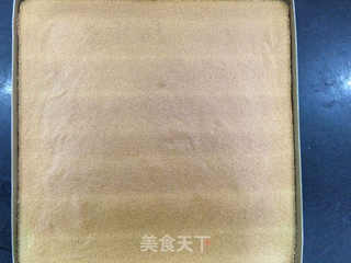 火龙果蛋糕卷的做法步骤:17