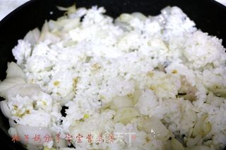 酸甜田园菠萝炒饭的做法步骤:7