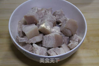 坤博砂锅红烧肉的做法步骤:2
