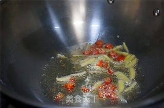 榨菜炒螺蛳的做法步骤:3