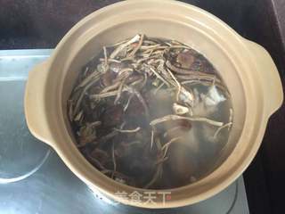 猪舌茶树菇汤的做法步骤:2