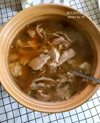 猪舌茶树菇汤的做法步骤:10