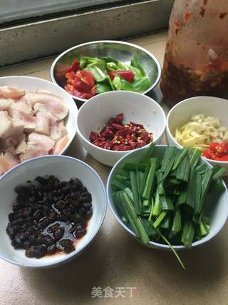 回锅肉的做法步骤:3
