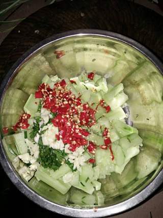 #春食野菜香#傣味手拍黄瓜的做法步骤：5