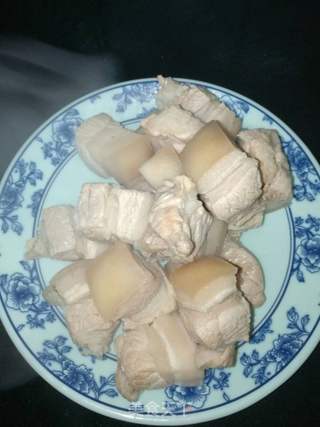 鹌鹑蛋红烧肉的做法步骤:2
