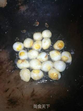 鹌鹑蛋红烧肉的做法步骤:3