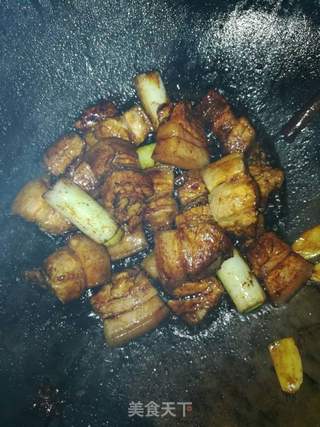 鹌鹑蛋红烧肉的做法步骤:6