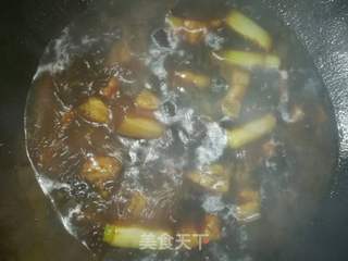 鹌鹑蛋红烧肉的做法步骤:8