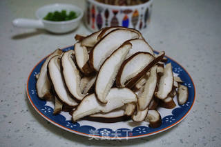蚕豆炒腊肉的做法步骤:6