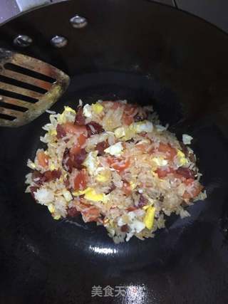 番茄鸡蛋腊味焗饭的做法步骤:3