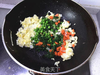 #春食野菜香#荠菜炒饭吐司盅的做法步骤:11