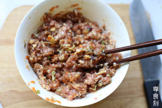 【吃一道红楼梦】豆腐皮包子的做法步骤:8