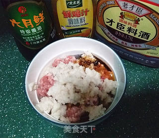 莲藕猪肉珍珠丸的做法步骤:5