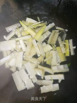 油焖春笋的做法步骤:2