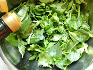 #春食野菜香#凉拌穿心莲-能吃的观赏绿植的做法步骤:2