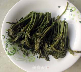 #春食野菜香# 香椿拌豆腐的做法步骤:3