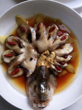清蒸鲈鱼的做法步骤:7