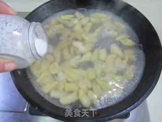 包菜肉片炒猫耳朵的做法步骤:6