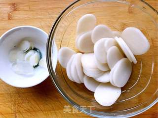 #春食野菜香# 荠菜春笋炒年糕的做法步骤:5