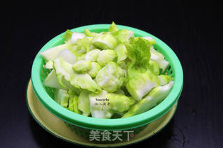 皮蛋娃头芥菜汤的做法步骤:2