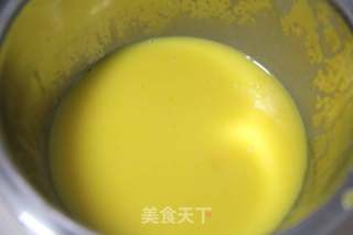 萨瓦林模戚风蛋糕(八寸)的做法步骤:5