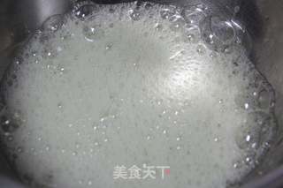 萨瓦林模戚风蛋糕(八寸)的做法步骤:7