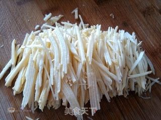 鱼香肉丝,极度经典的美味。的做法步骤:3