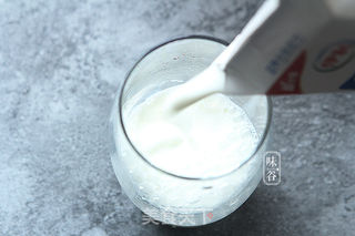 火龙果牛奶汁的做法步骤:6