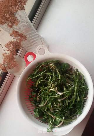 # 春食野菜香 #蒲公英鸡蛋水饺的做法步骤:3
