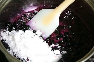 蓝莓果酱的做法步骤:5
