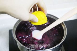 蓝莓果酱的做法步骤:6
