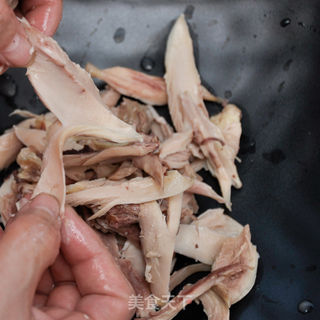麻辣鸡腿肉的做法步骤：3