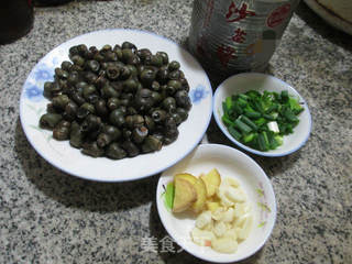 沙茶酱蛳螺 的做法步骤：1