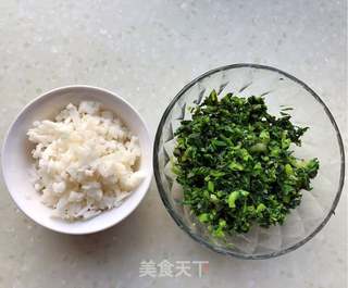 #春食野菜香# 鸡汁荠菜石榴包的做法步骤:2