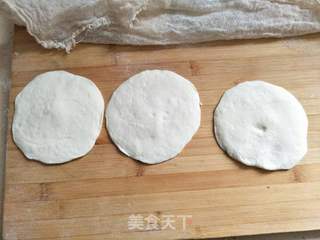 #春食野菜香#荠菜香干海米包子的做法步骤:5
