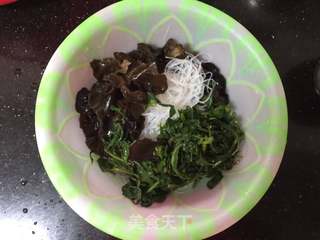 #春食野菜香#凉拌黑木耳粉丝枸杞苗的做法步骤:8