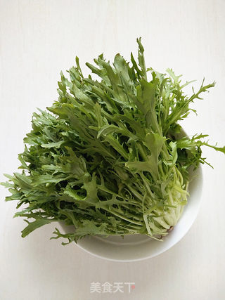 #春食野菜香#  凉拌苦菊花生米的做法步骤：1