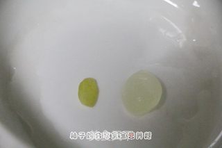 红糖桃胶皂角米百合银耳红枣羹的做法步骤:4