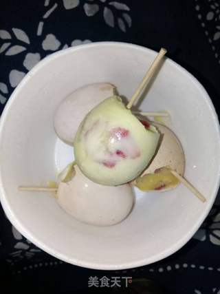 小鸡蛋.酸奶草莓冰淇淋的做法步骤:8
