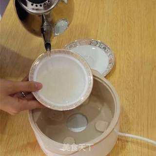 一分钟学会炖牛奶燕窝的做法步骤:3