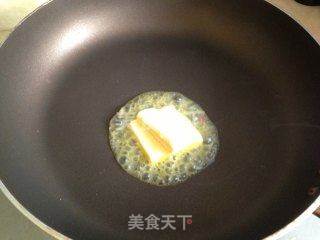 西冷牛排配烤杂菌佐黑椒汁的做法步骤:3
