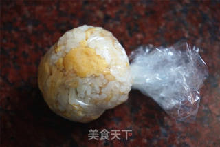 蟹柳饭团的做法步骤:8