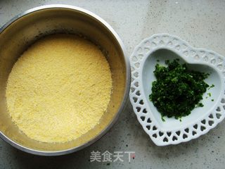 芹菜叶花朵玉米饼的做法步骤：2