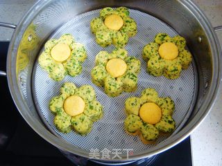 芹菜叶花朵玉米饼的做法步骤:12