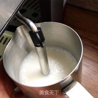 #第四届烘培大赛暨是爱吃节#简单拉花咖啡的做法步骤:5